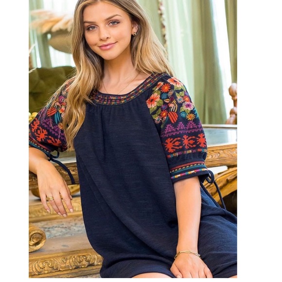 EXCELLENT CONDITION THML EMBROIDERED BIRD SLEEVE SHIFT DRESS IN NAVY BLUE - Picture 2 of 11